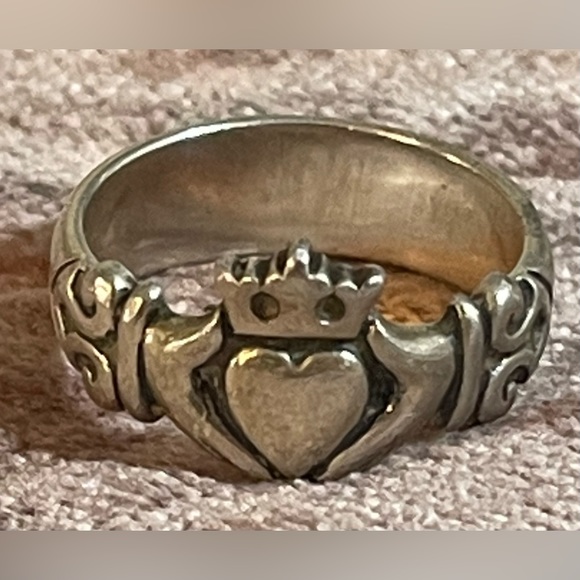 James Avery Jewelry James Avery Claddagh Ring Size 825 Poshmark